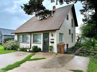 521 Spring St, Grinnell, IA 50112