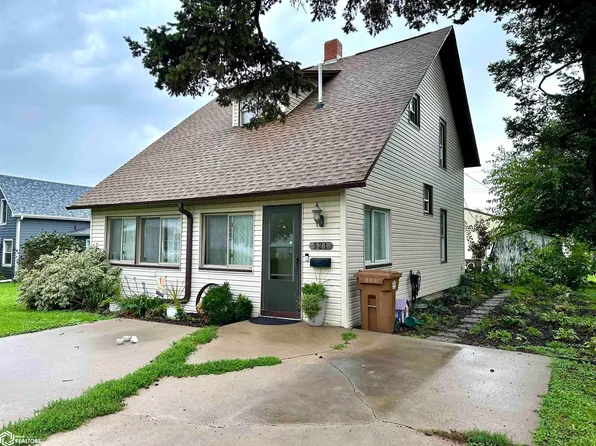 521 Spring St, Grinnell, IA 50112