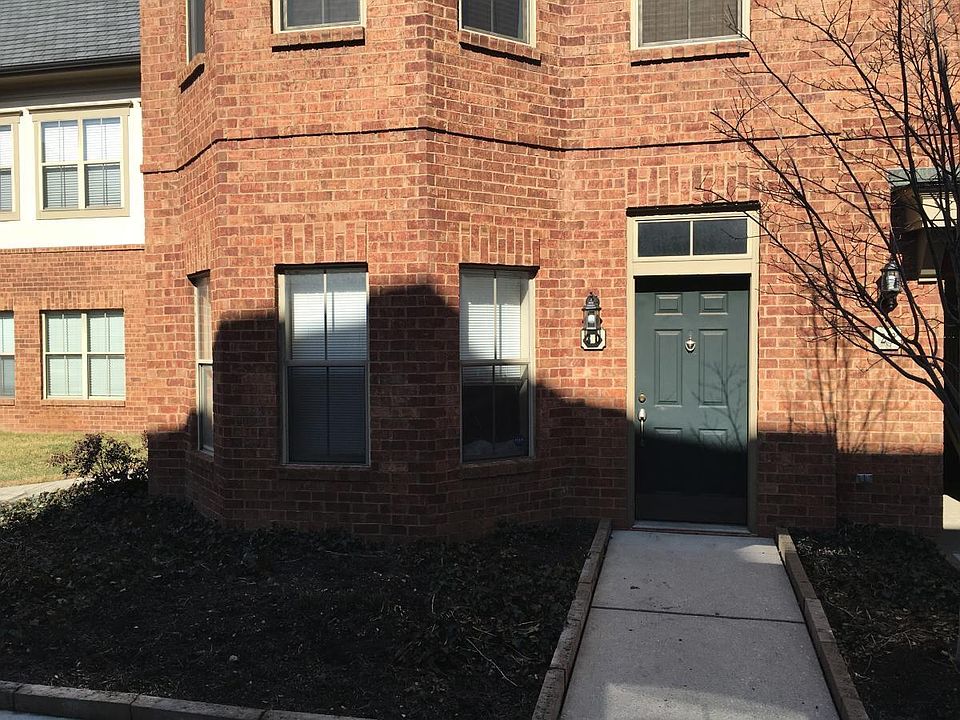 1st image of 600 N High St