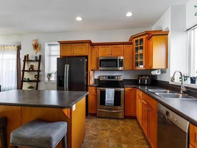 23605 Dewdney Trunk Rd — Photo 3