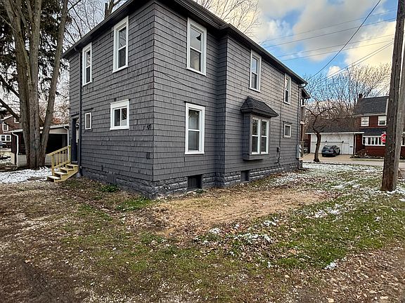 2nd image of 682 Upson St #Up
