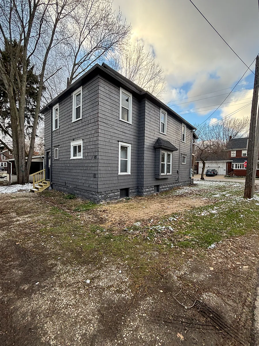 Building Photo - 682 Upson St #UP