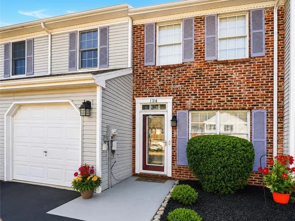 124 Brookfield Dr, Macungie, PA 18062
