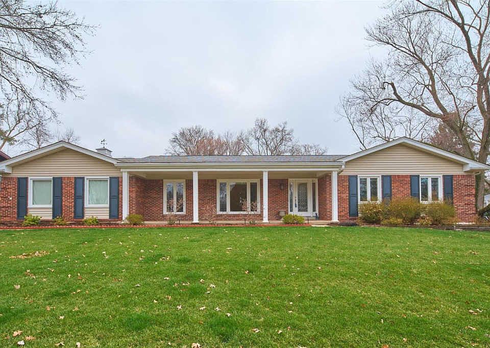 1st image of 74 Glen Cove Dr
