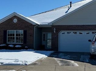 548 Park Place Dr UNIT B, Forsyth, IL 62535