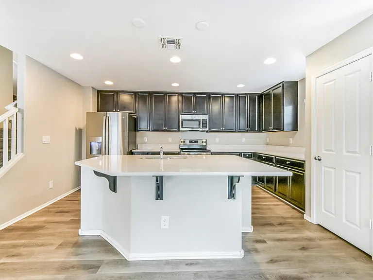 825 S Swallow Ln — Photo 8