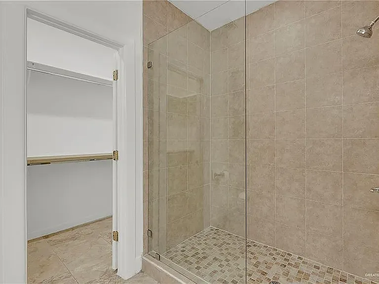 209 Robin Ave — Photo 11