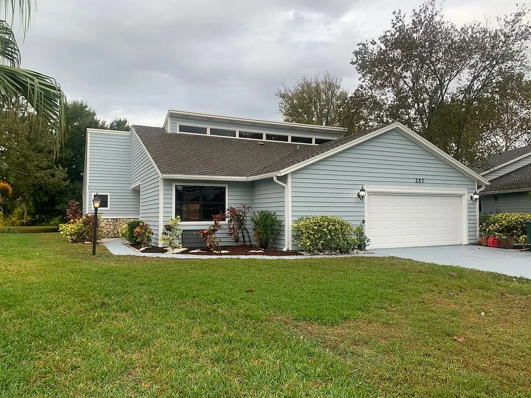 2 bed, 2.0 bath, 1900 sqft, $2,200 — Photo 1