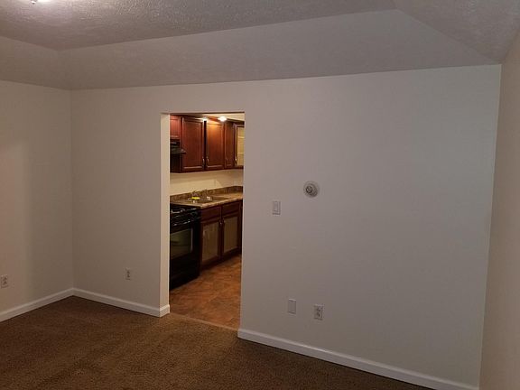 Livingroom to Kitchen