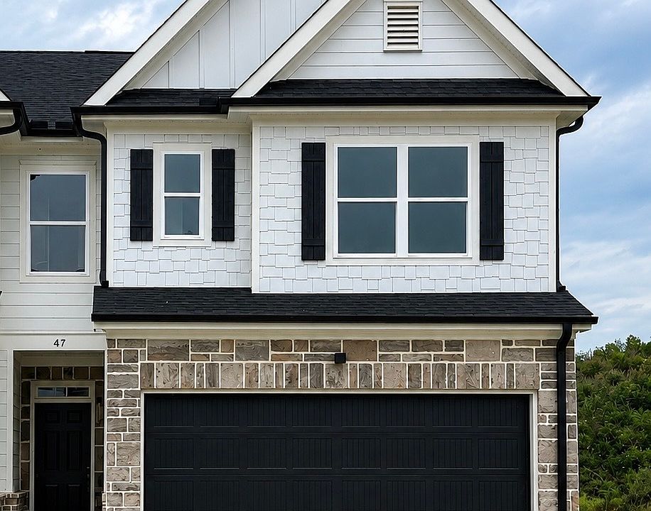 1st image of 47 Crest Dr #8
