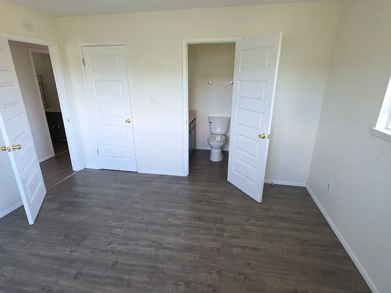 9247 Fairway Dr — Photo 7