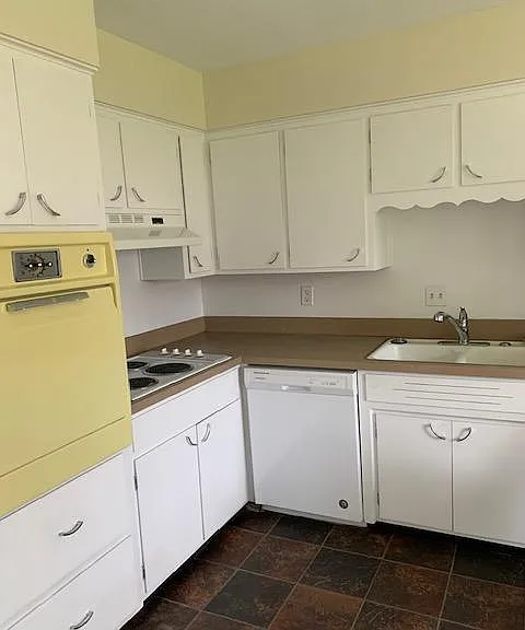 3255 Tremont Rd — Photo 4