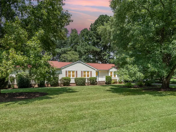 5504 Farmridge Rd, Raleigh, NC 27617