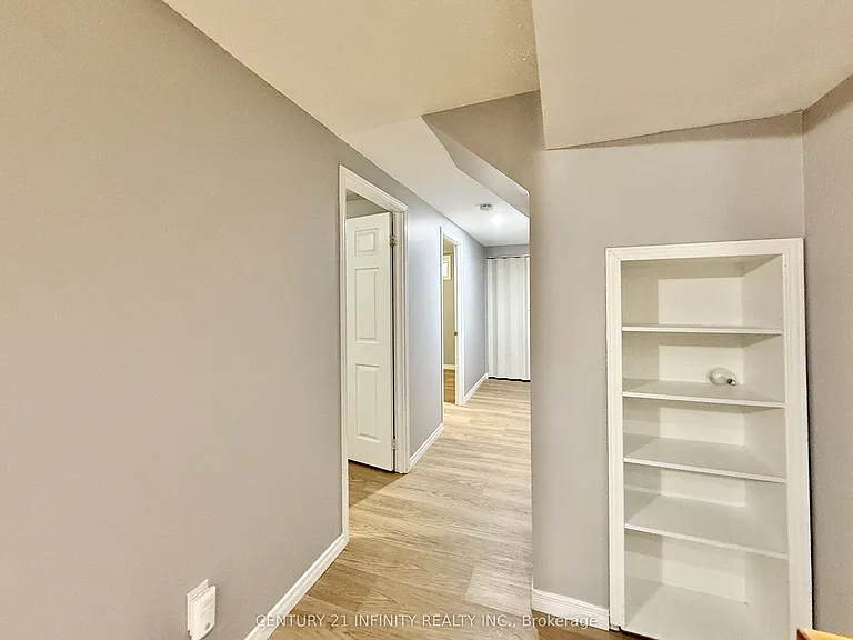 979 Redbird Cres #BASEMENT — Photo 3