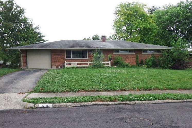 1st image of 32 Pollyanna Ave