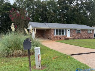 1112 Garden Dr, Scottsboro, AL 35768