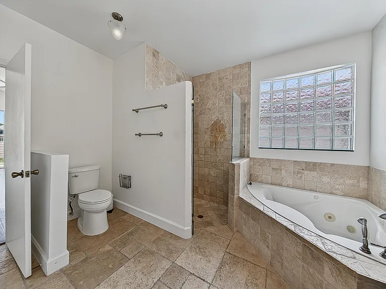 4583 NW 7th Pl — Photo 25