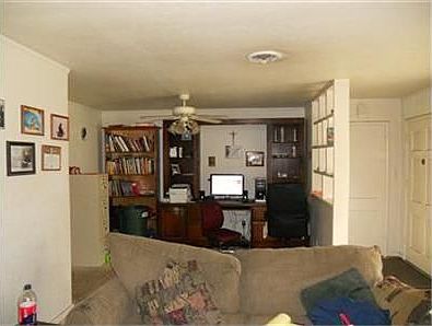 4th image of 1629 W Valencia Ave