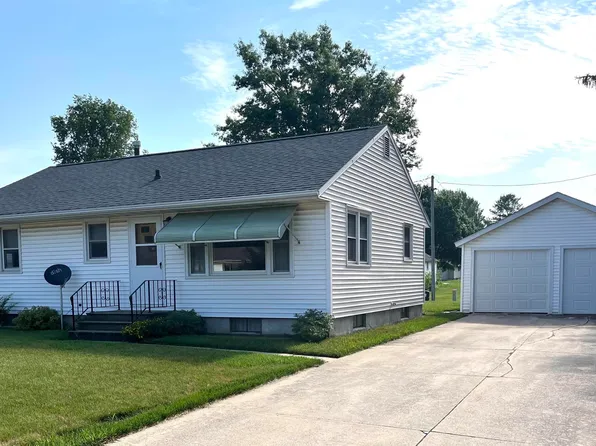 555 Hopkins St, Jesup, IA 50648