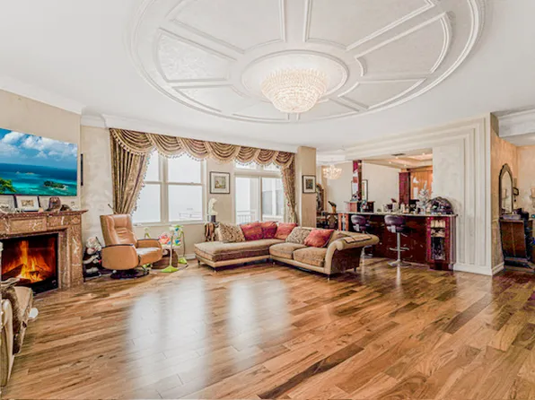 125 Oceana Drive East image 8 of 17