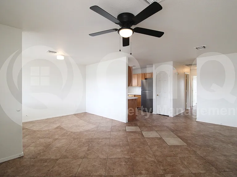 144 W Lincoln Ave — Photo 8