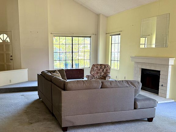 3rd image of 12670 Crescentmeadow Ct