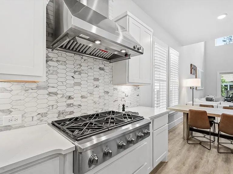 28 Clearview Terrace Pl — Photo 16