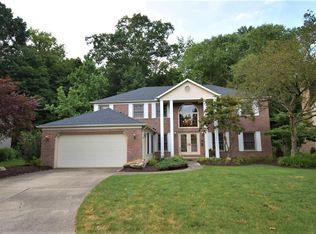 29180 Pheasants Walk Dr, North Olmsted, OH 44070