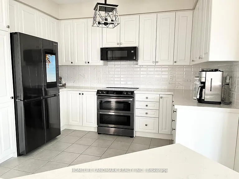 43 Lorne Thomas Pl — Photo 5