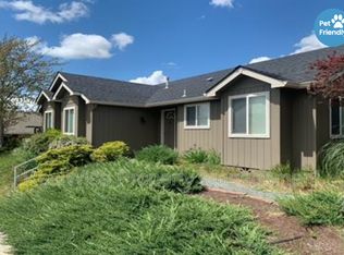 112 SE Independence Dr, Grants Pass, OR 97527