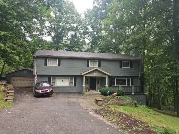 1227 Briercliff Rd, Bridgeport, WV 26330