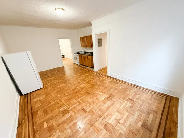 1560 Grand Concourse image 1 of 8