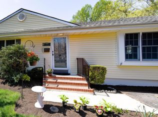 11 Forest Dr, Middletown, NJ 07748