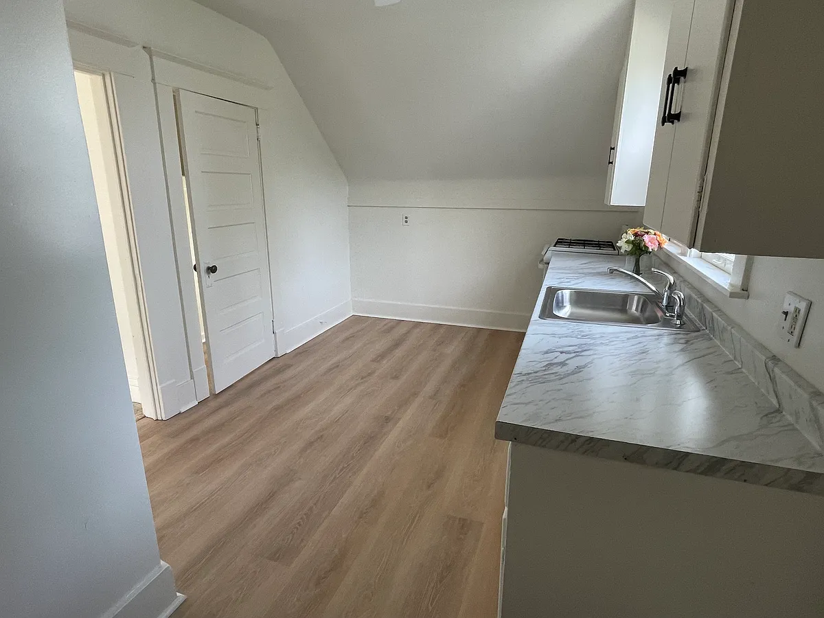 Building Photo - 831 Arianna St NW #2