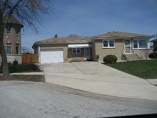 7840 W Strong St photo 1