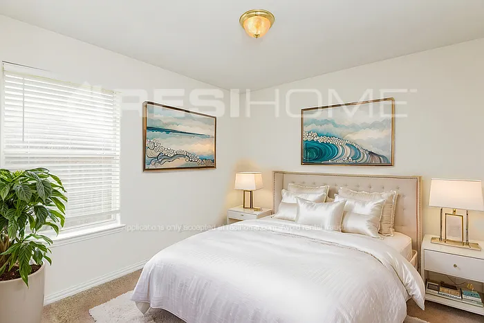 1410 Hyde Park Blvd — Photo 9