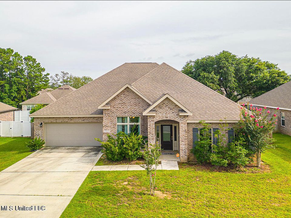 1st image of 10823 Chapelwood Dr
