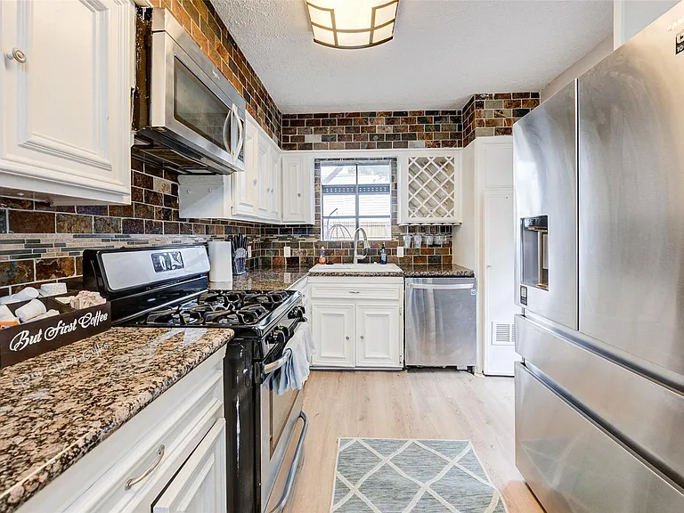 1207 Archer St — Photo 10