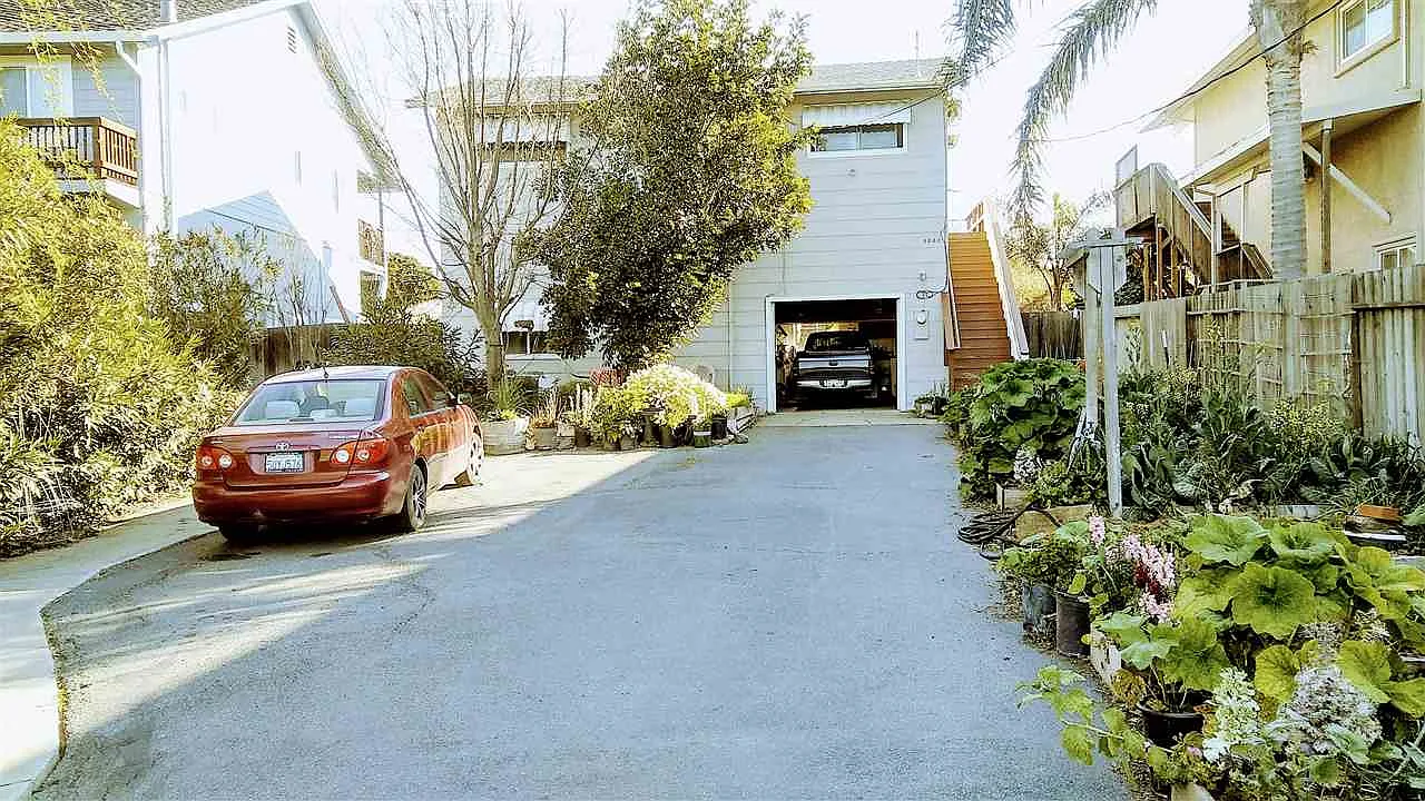4083 Willow Rd photo 1
