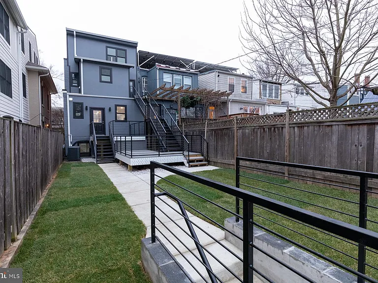1321 Shepherd St NW — Photo 30