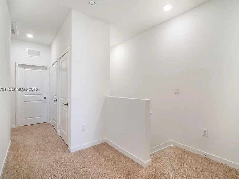 1181 SW 7th Ct #1181 — Photo 18