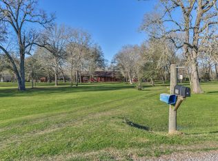 55 Windmill Dr, Hempstead, TX 77445