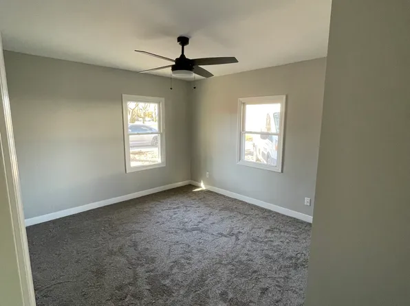 200 S 2nd St, Danforth, IL 60930