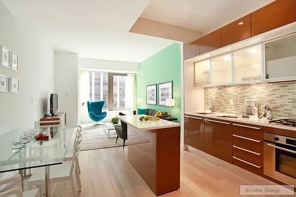 Rented by Bouklis Group | media 27