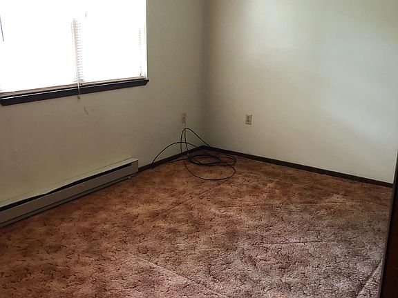 3rd image of 246 S Washington St APT C3