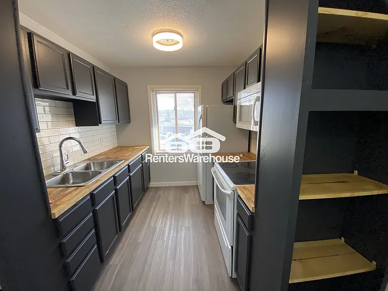 1931 Viking Dr NW #24 — Photo 2