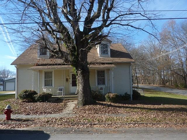 1st image of 6 Selma Ave