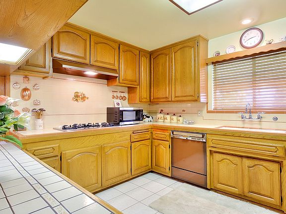 5th image of 205 N Loraine Ave