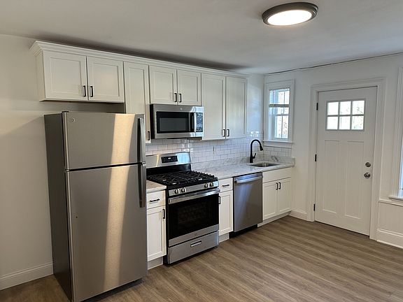 2nd image of 11 Medway St APT 4