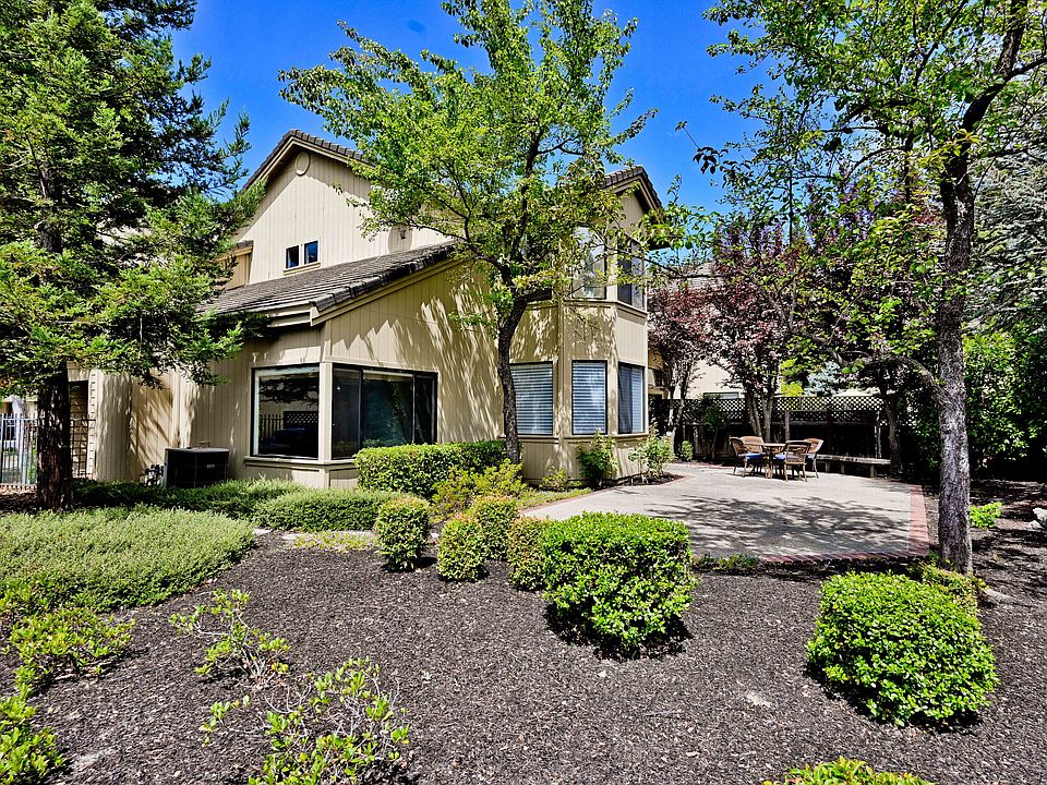 2nd image of 470 Eagle Valley Way